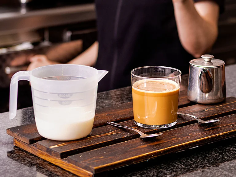 Lush rounded brewing with steamed milk setup