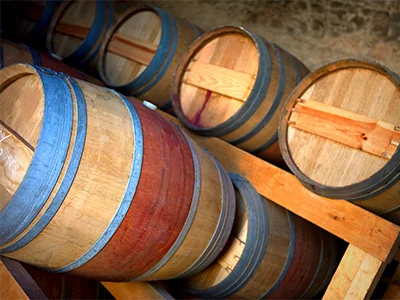 White oak rum barrels for aging