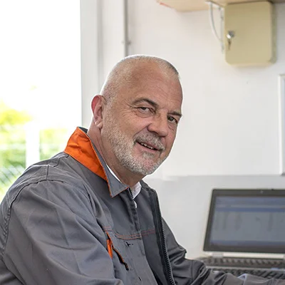 Portrait of Peter, an interior designer, drinking NooTea Brew 2