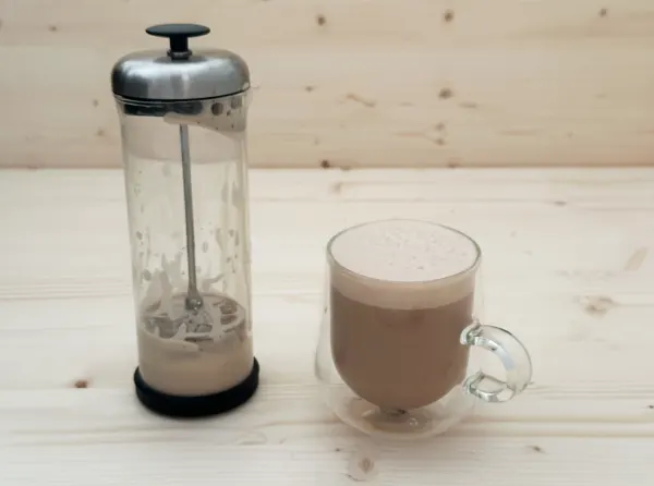 NooTea Brew 2 latte brewed with a milk frother press