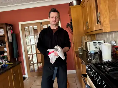 NooTea co-founder David in the kitchen